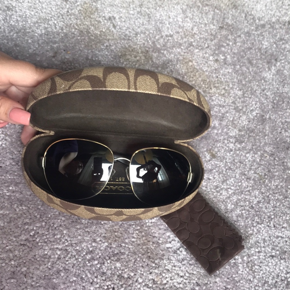 Authentic Coach Sunglasses w/Case & Cleaning Cloth - Picture 2 of 8
